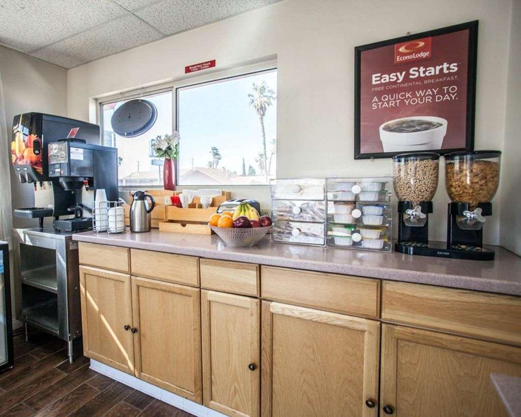 Econo Lodge On Historic Route 66 Barstow Restoran gambar